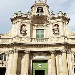 Basilica la Collegiata a Catania